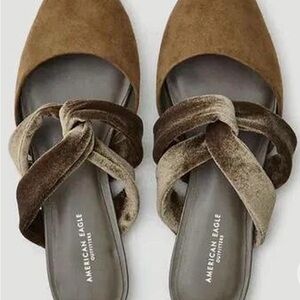 American Eagle Outfitters Tan and Brown Velvet Mules